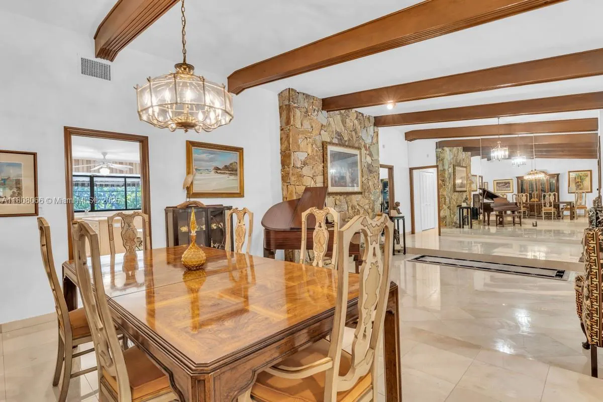 5990 SW 135th Ter