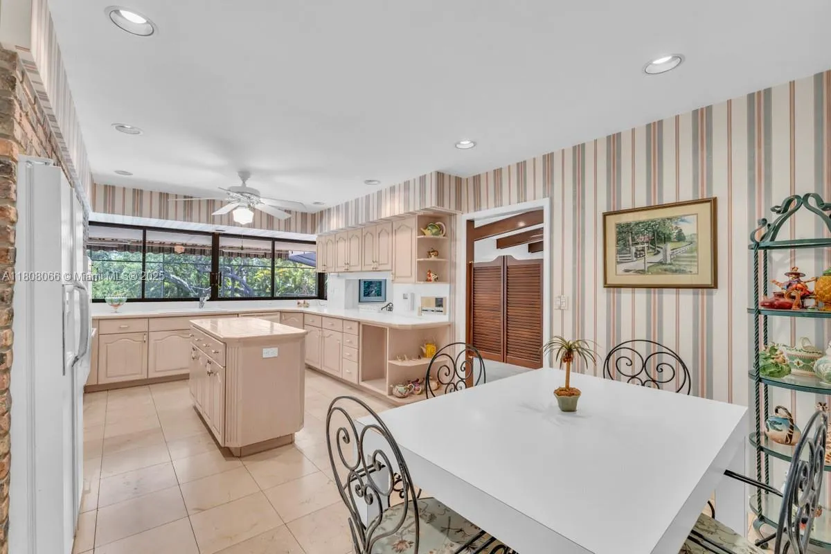 5990 SW 135th Ter