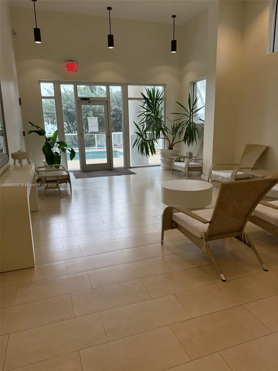 8911 Collins Ave, #1103
