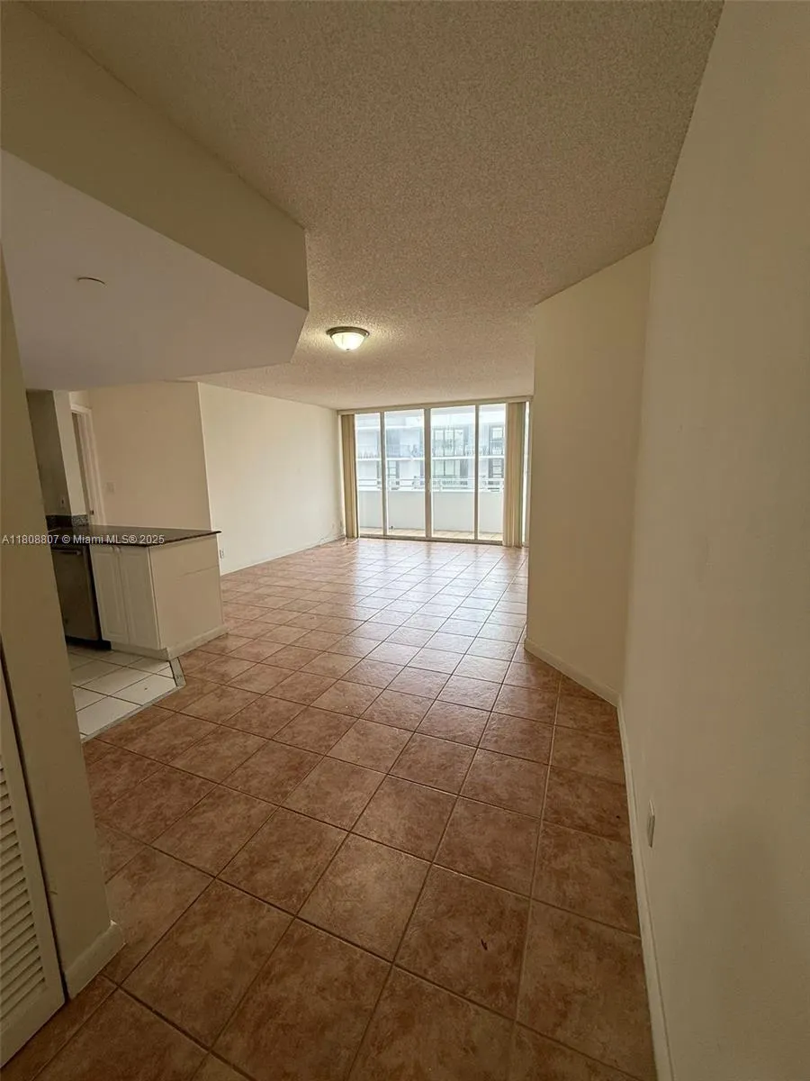 8911 Collins Ave, #1103