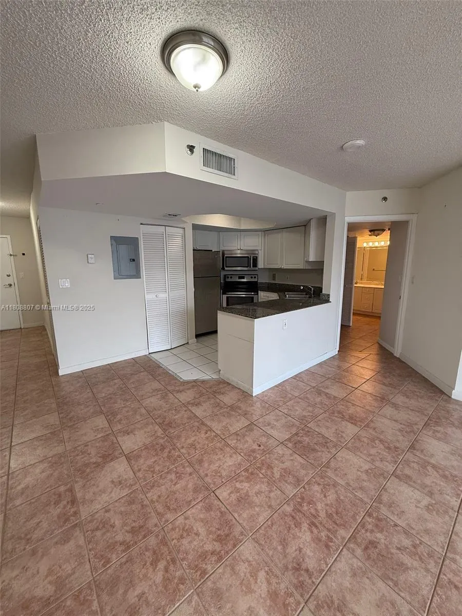 8911 Collins Ave, #1103