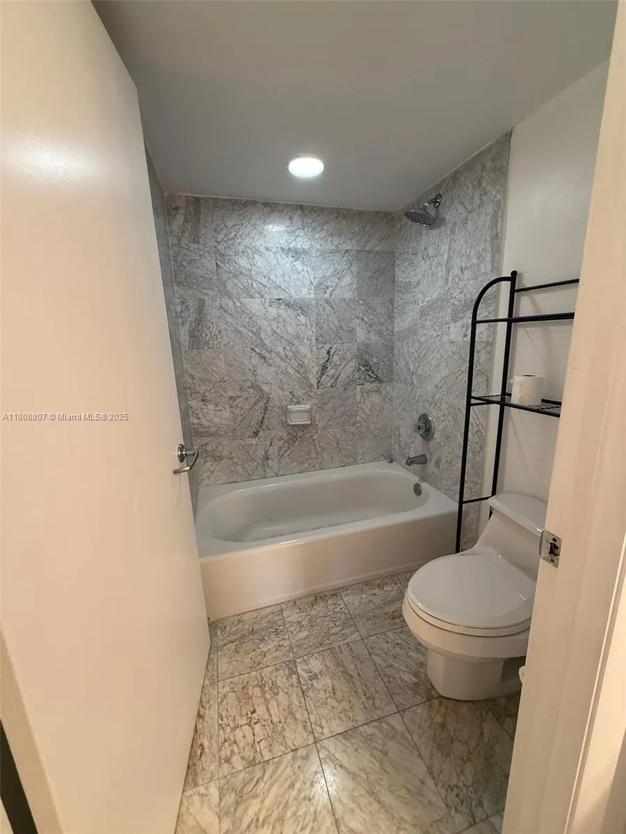 8911 Collins Ave, #1103