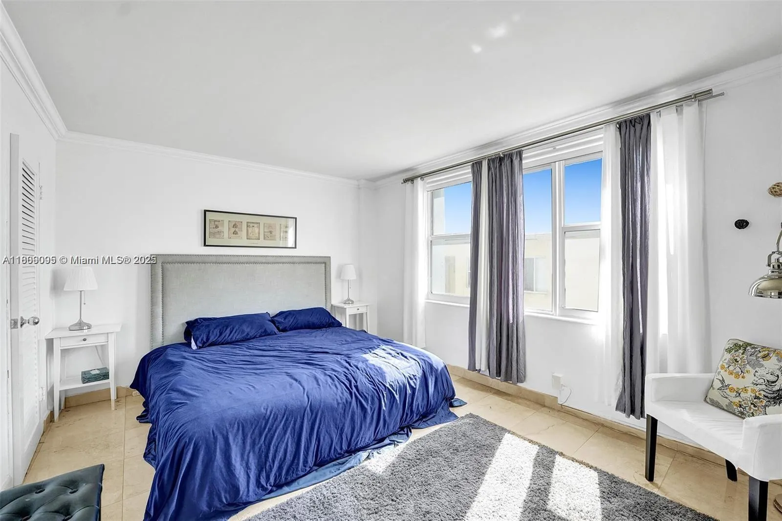 9195 Collins Ave, #304