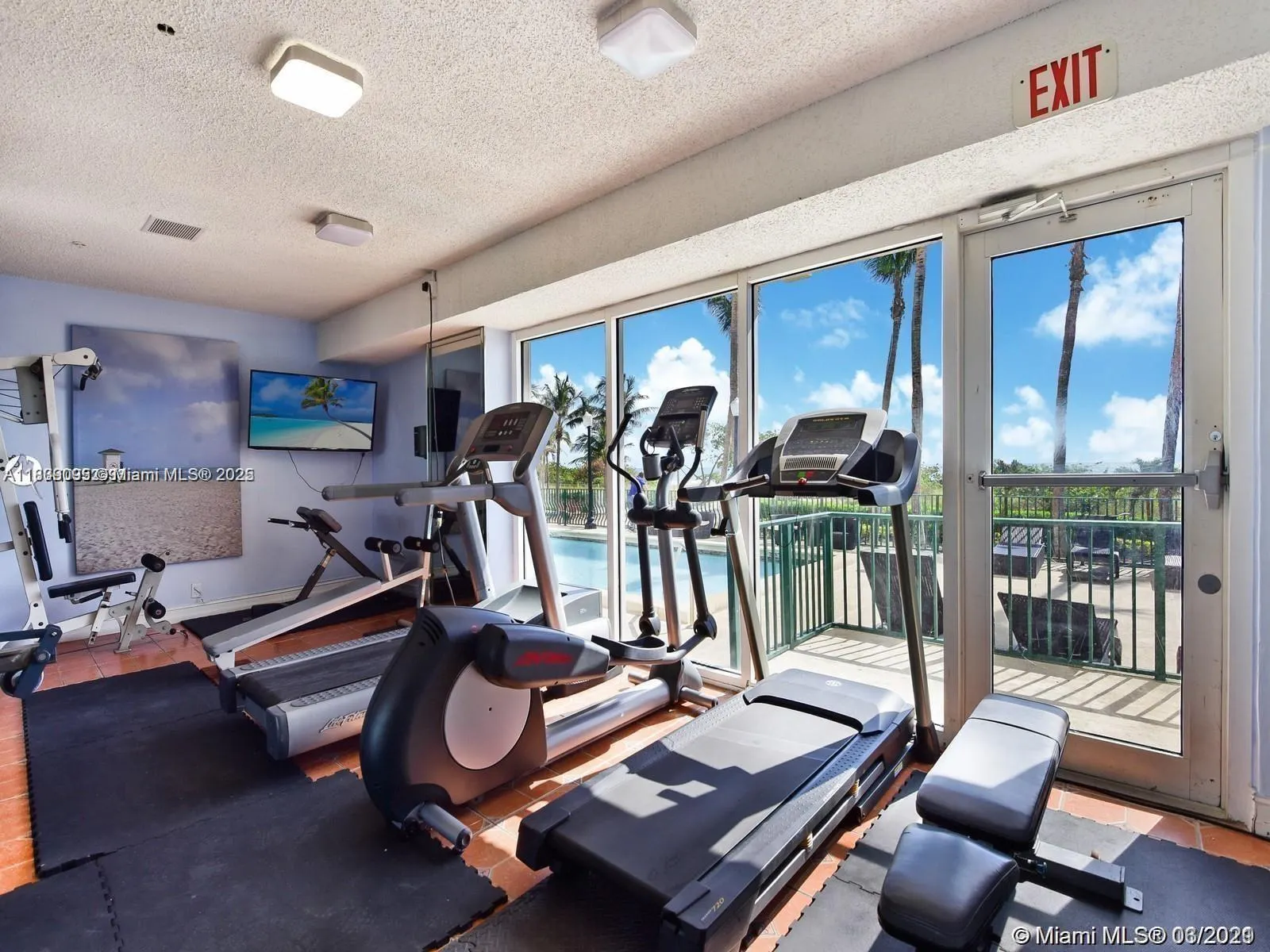 9195 Collins Ave, #304