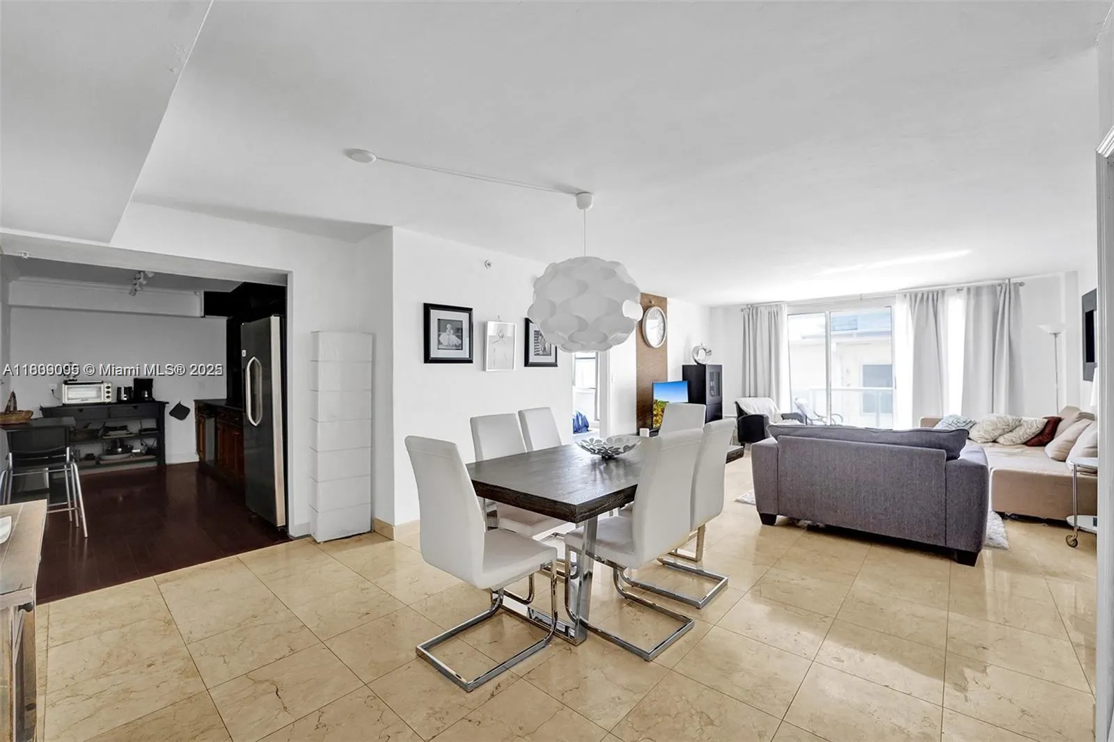 9195 Collins Ave, #304