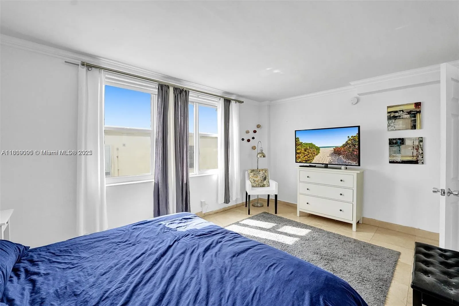 9195 Collins Ave, #304
