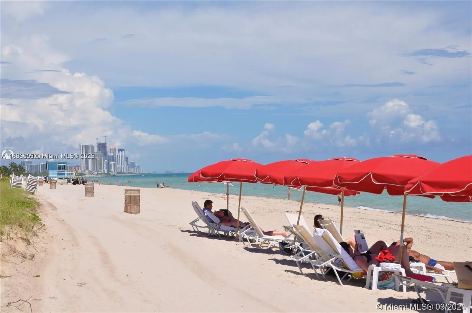 9195 Collins Ave, #304
