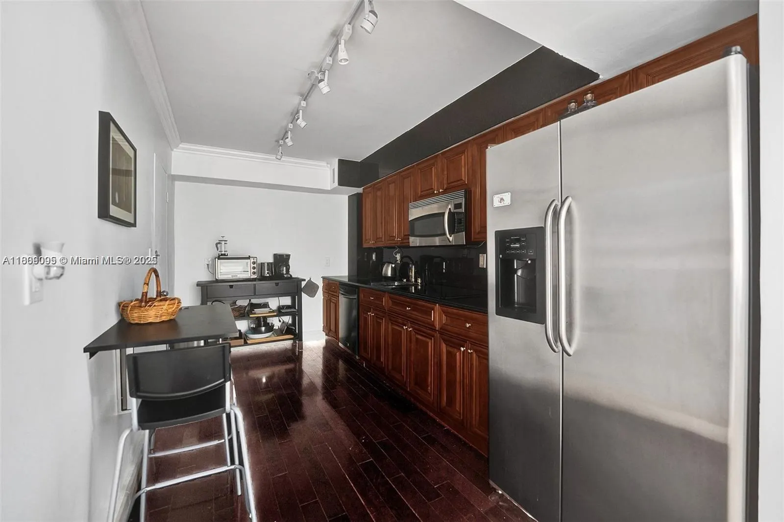 9195 Collins Ave, #304