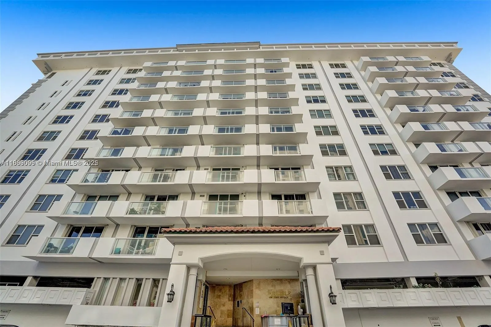 9195 Collins Ave, #304
