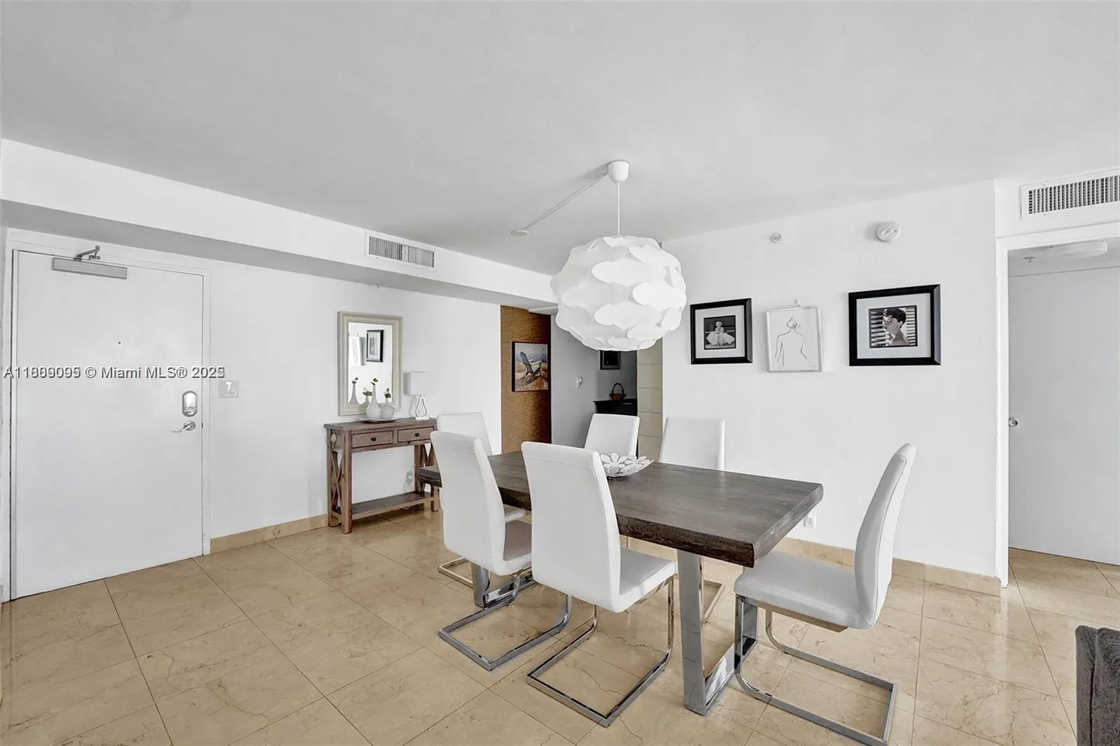 9195 Collins Ave, #304