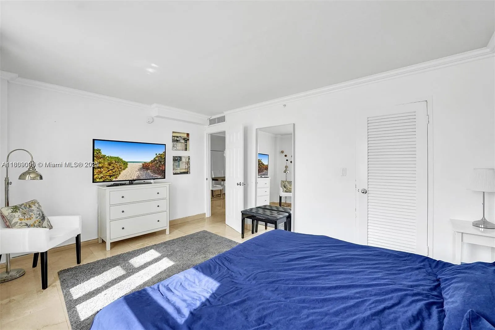 9195 Collins Ave, #304