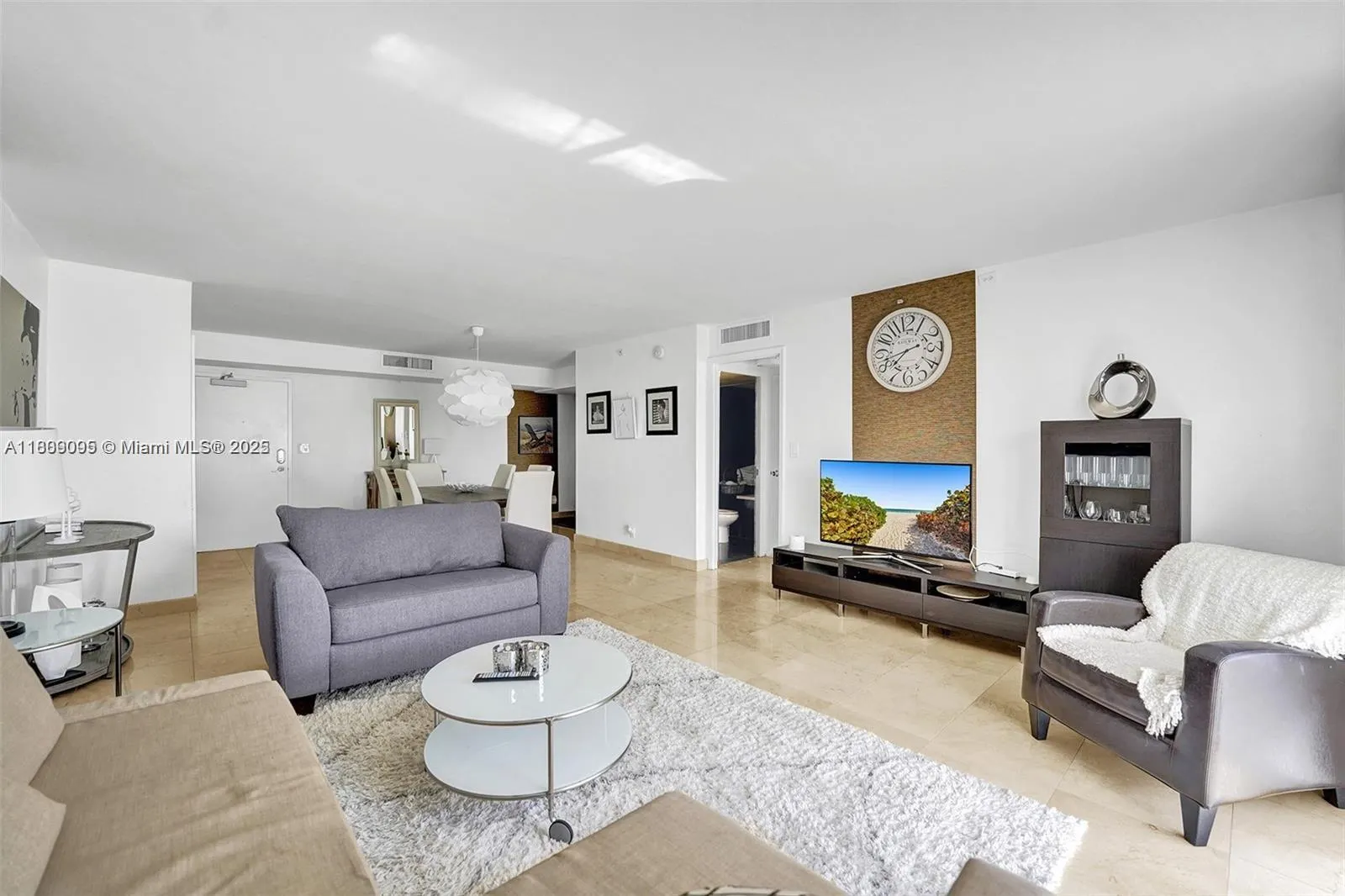 9195 Collins Ave, #304