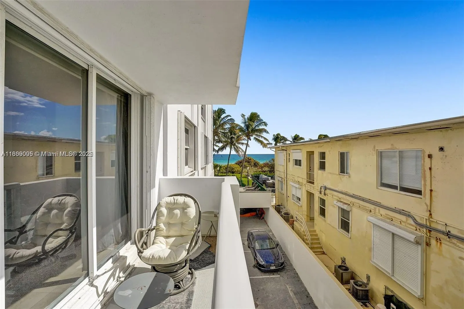 9195 Collins Ave, #304