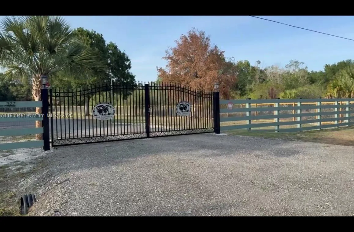 327 Horse Club