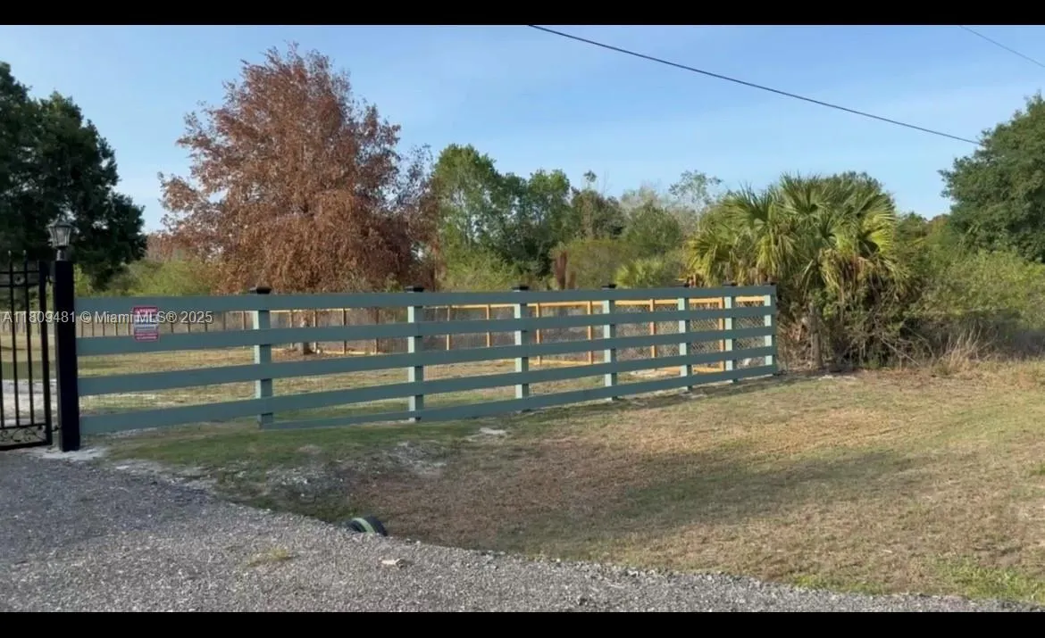 327 Horse Club