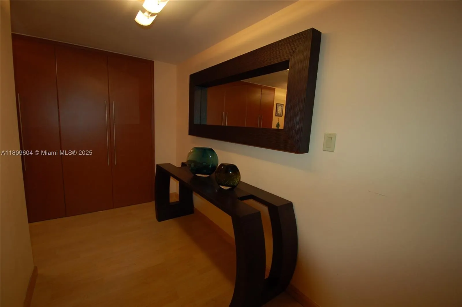 8877 Collins Ave, #507