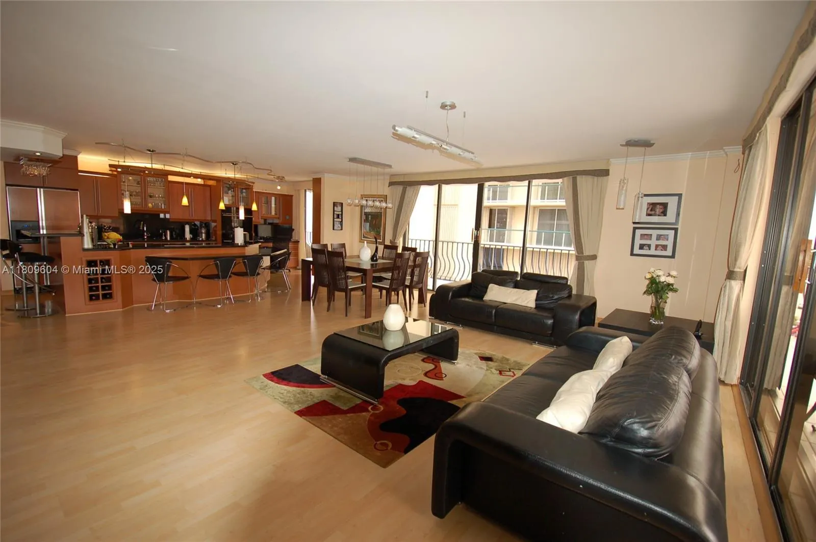8877 Collins Ave, #507