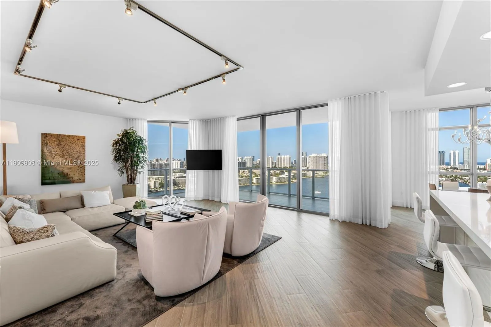 17301 Biscayne Blvd, #2210