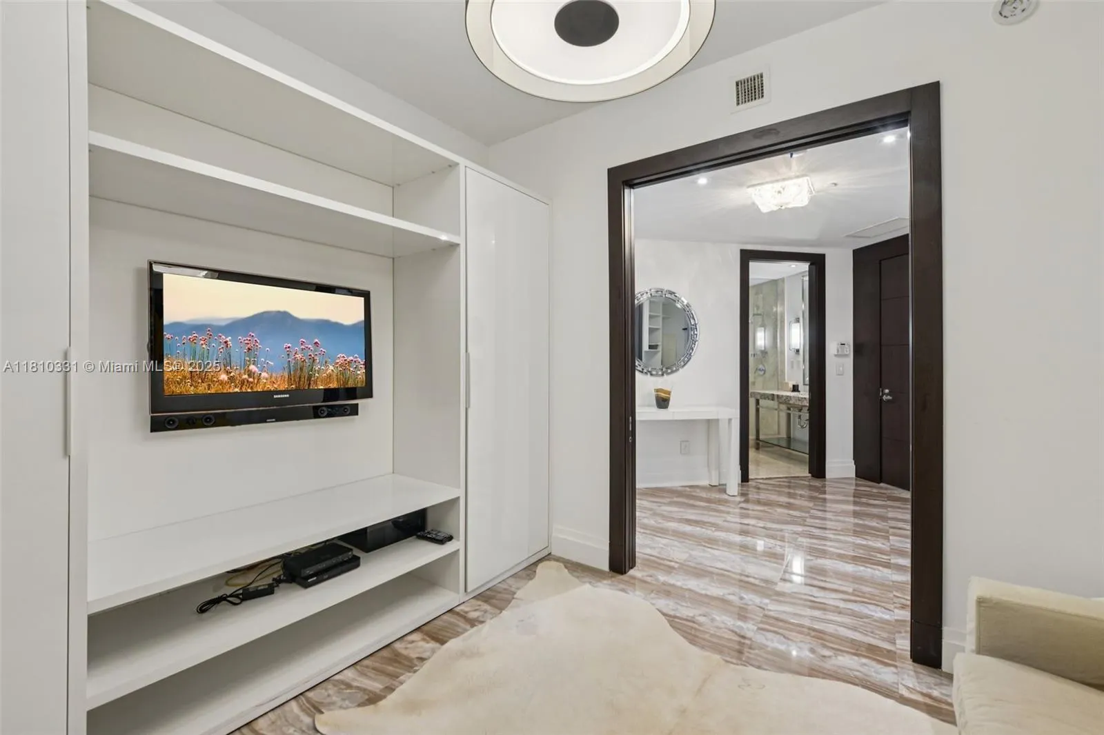 9703 Collins Ave, #2615
