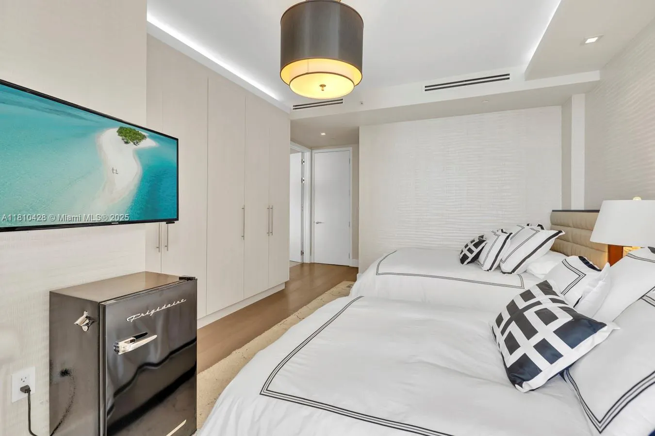 9701 Collins Ave, #2403S