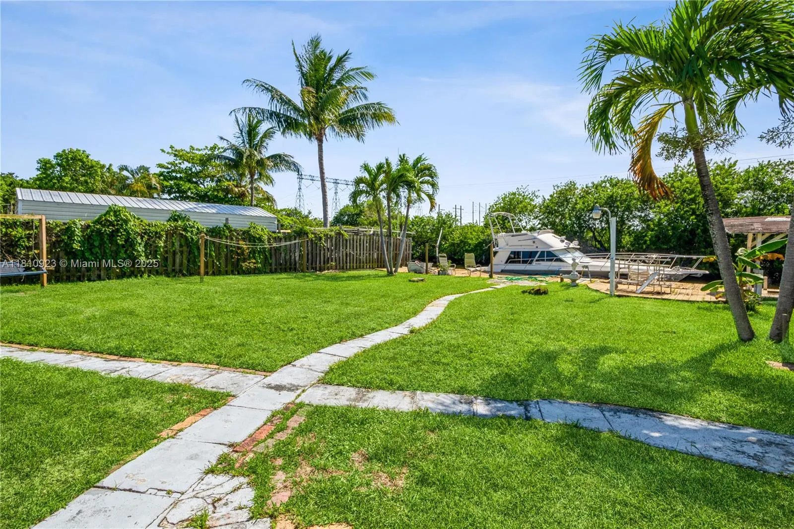 4697 SW 35th Ave