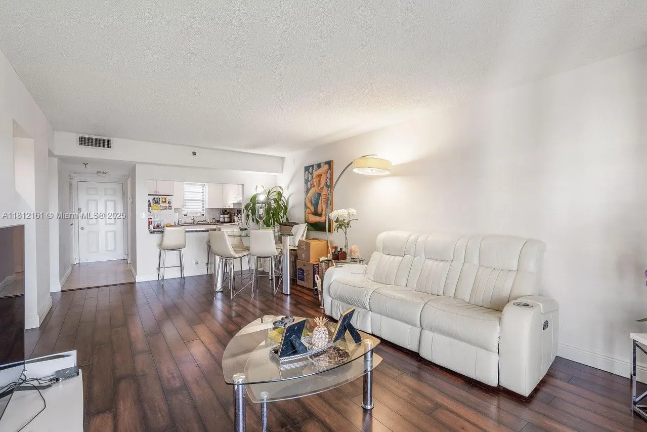 9235 SW 8th St, #502