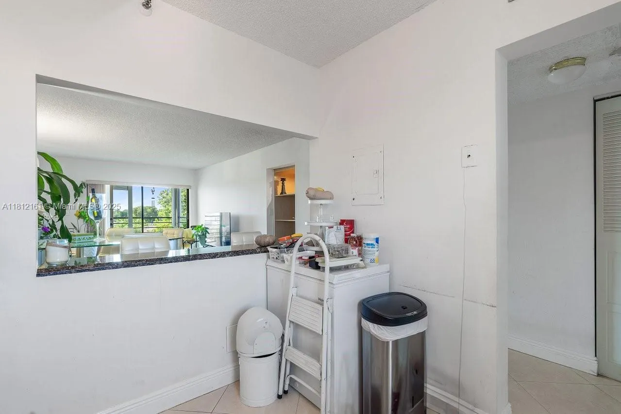 9235 SW 8th St, #502