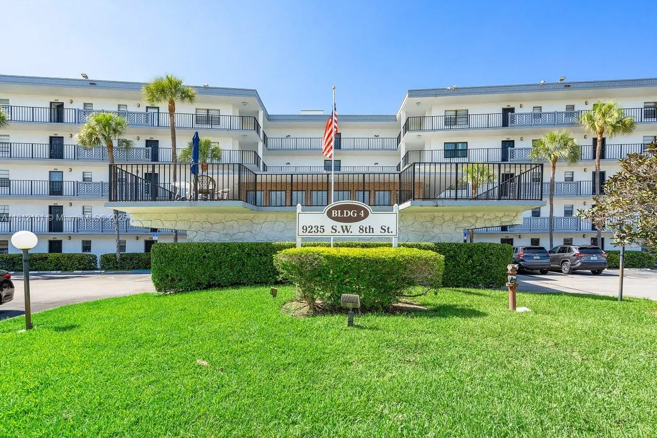 9235 SW 8th St, #502