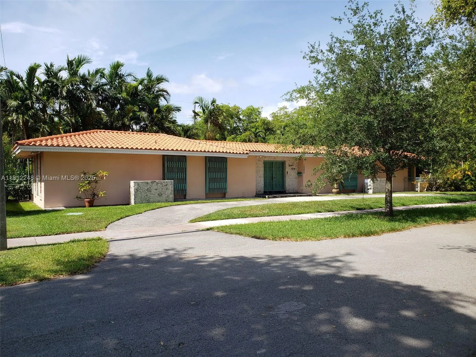 1240 La Mancha Ave