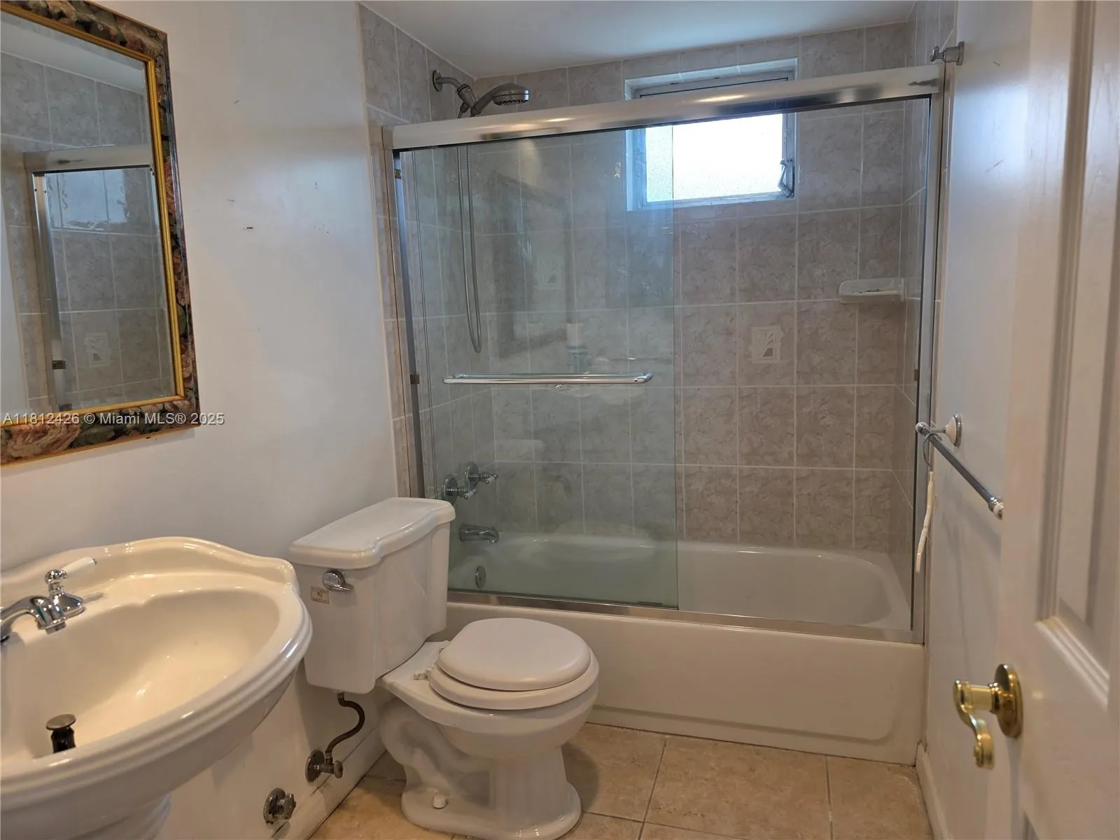 3750 NE 169th St, #106
