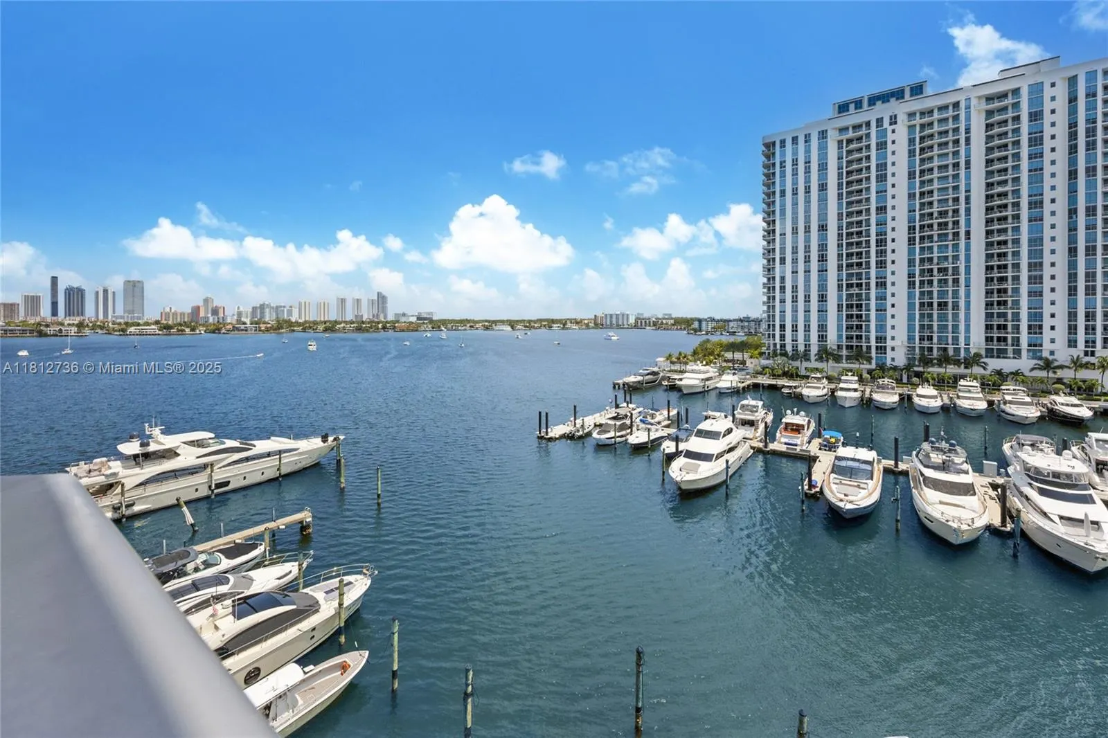17301 Biscayne Blvd, #605