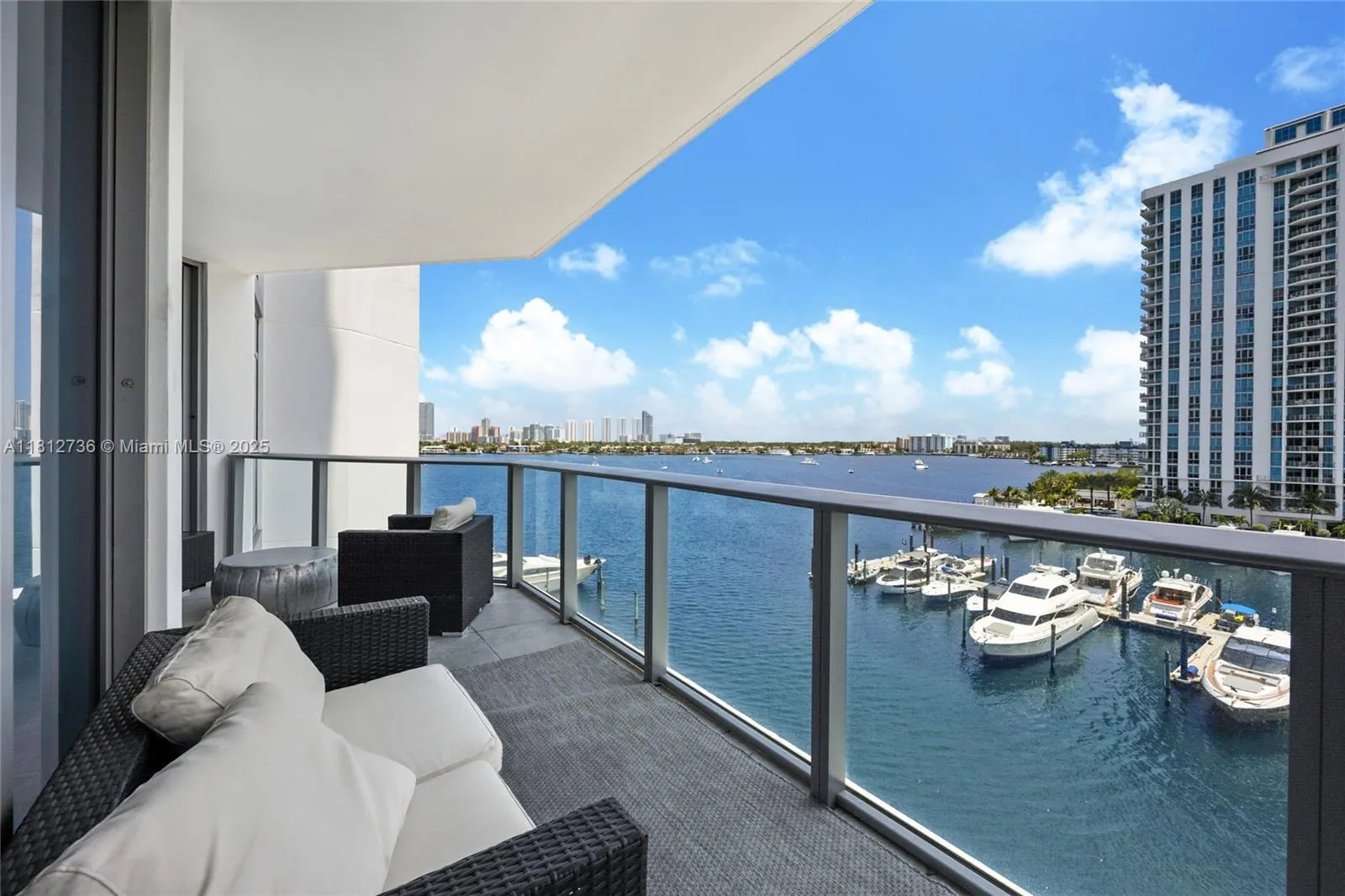 17301 Biscayne Blvd, #605