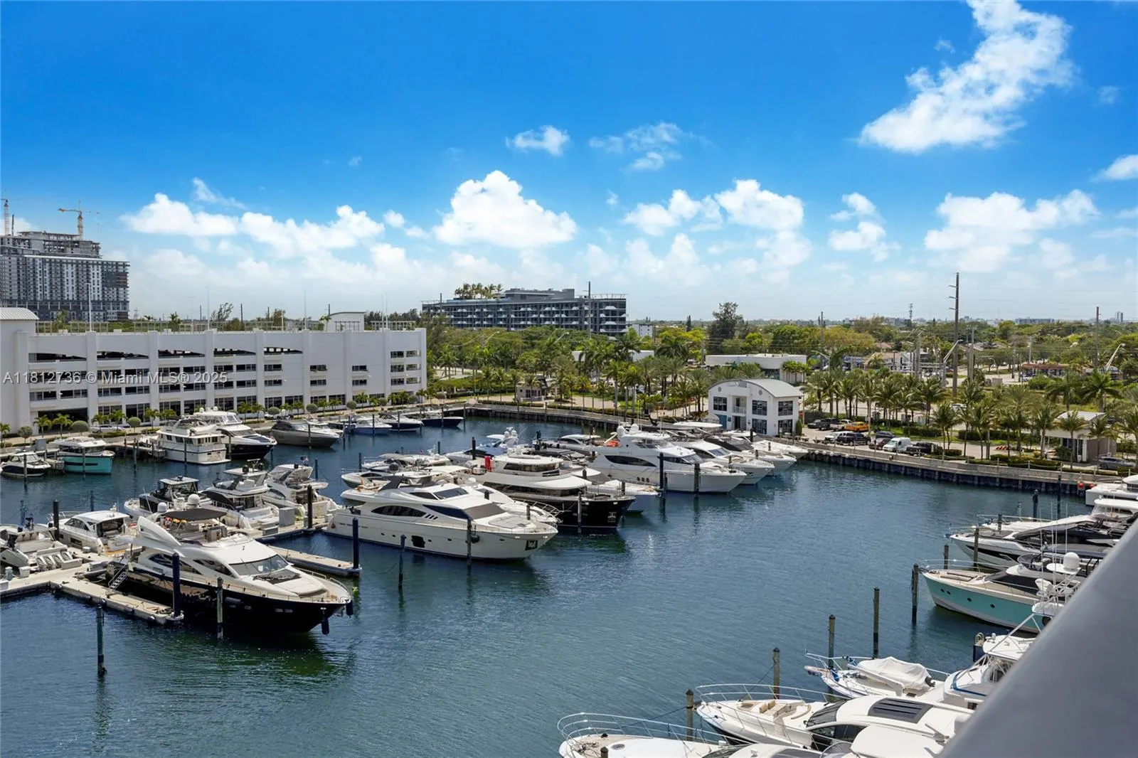 17301 Biscayne Blvd, #605