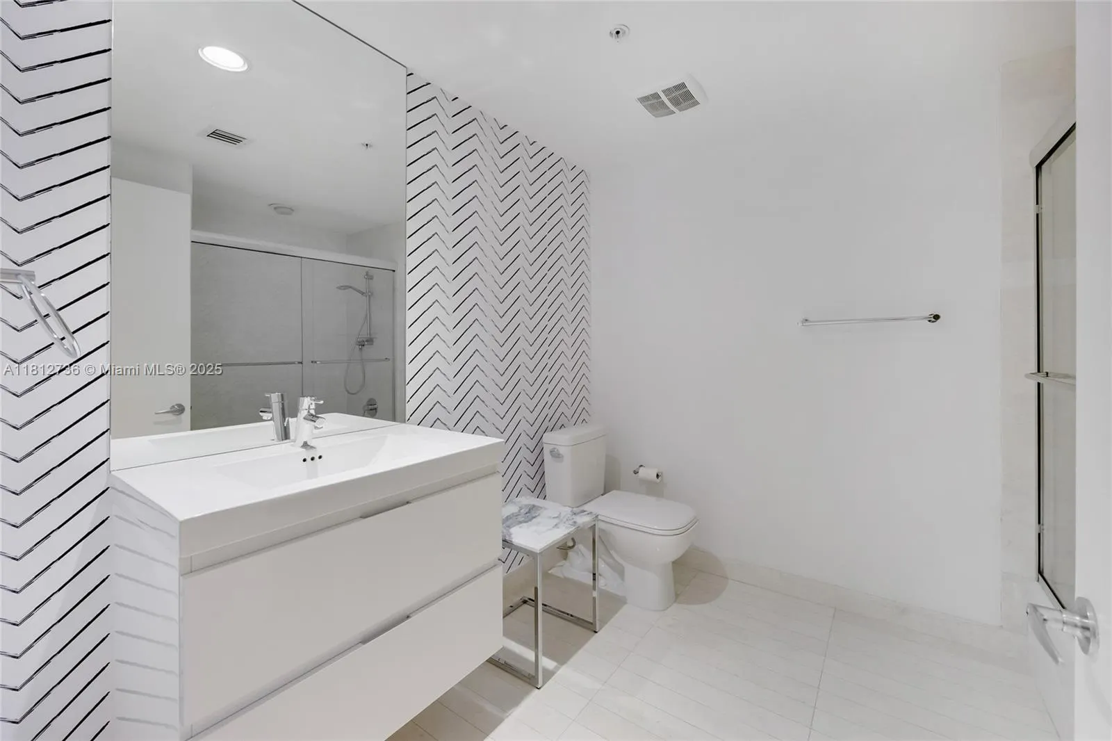 17301 Biscayne Blvd, #605