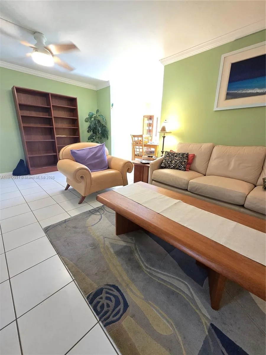 500 NE 2nd St, #207