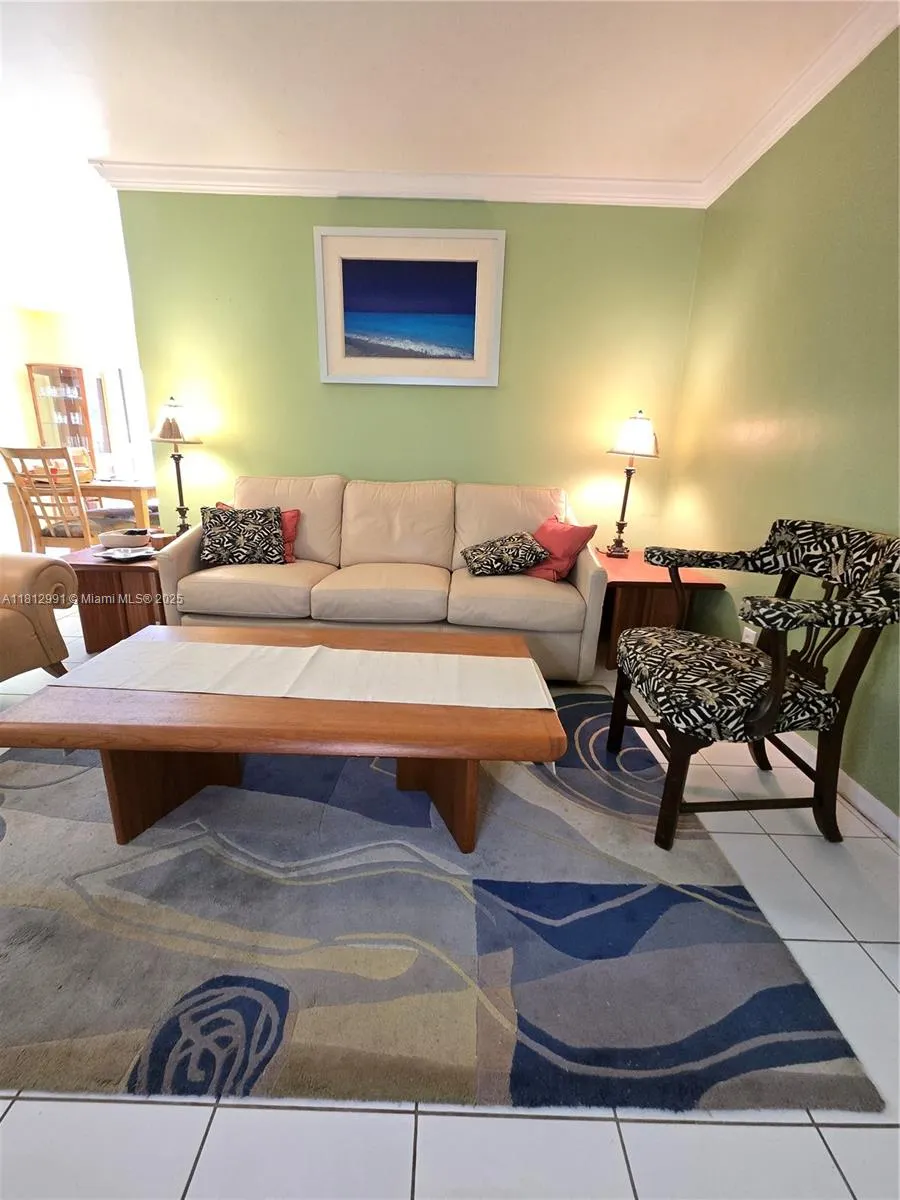 500 NE 2nd St, #207