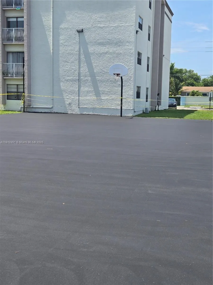 500 NE 2nd St, #207