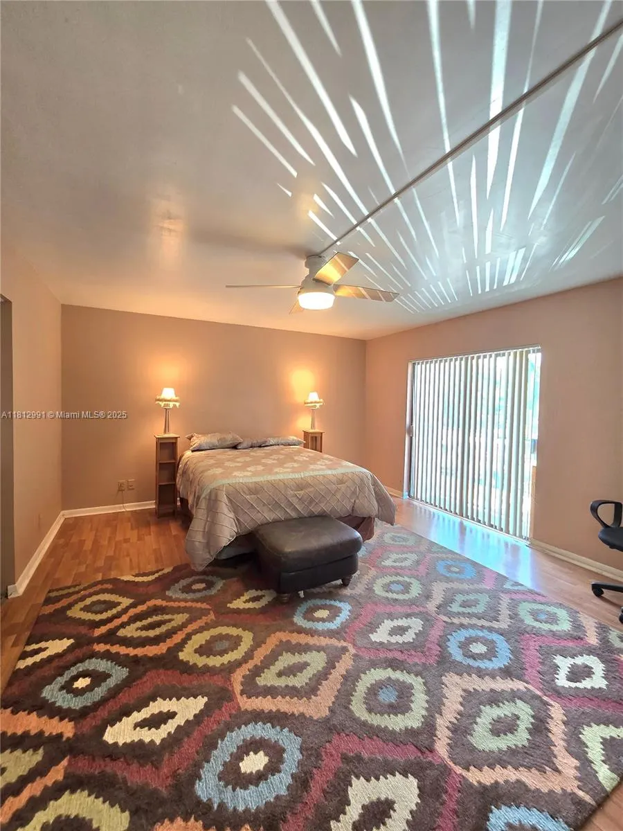 500 NE 2nd St, #207