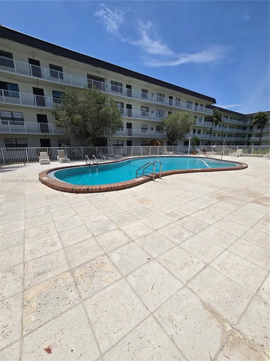 500 NE 2nd St, #207