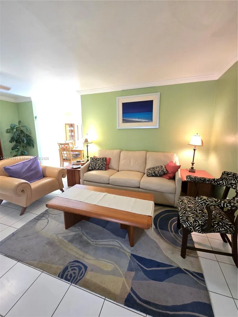500 NE 2nd St, #207