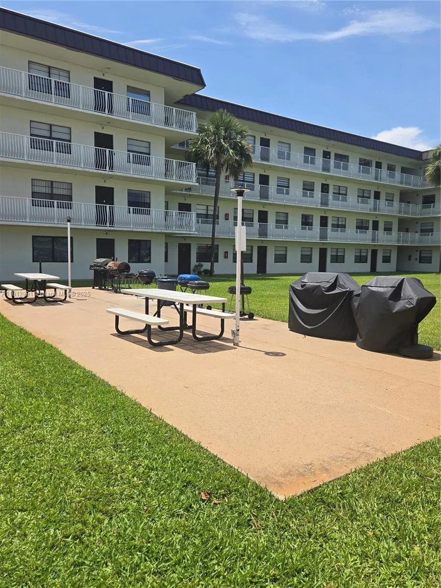 500 NE 2nd St, #207