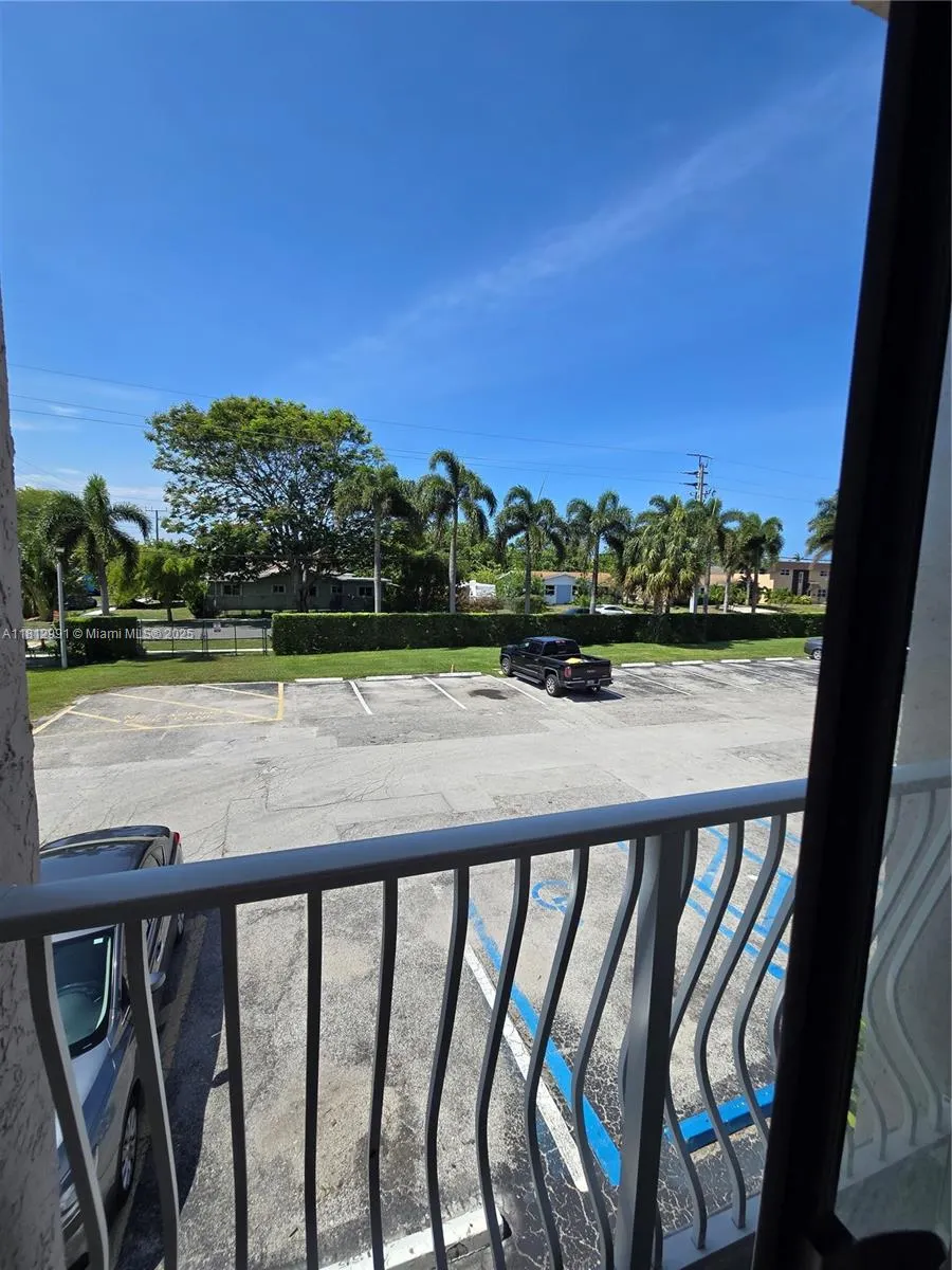 500 NE 2nd St, #207