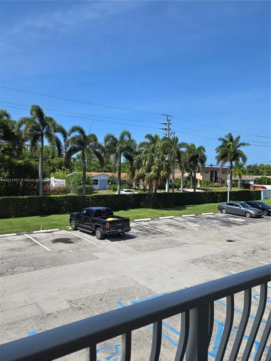 500 NE 2nd St, #207