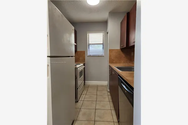 7095 NW 179th St