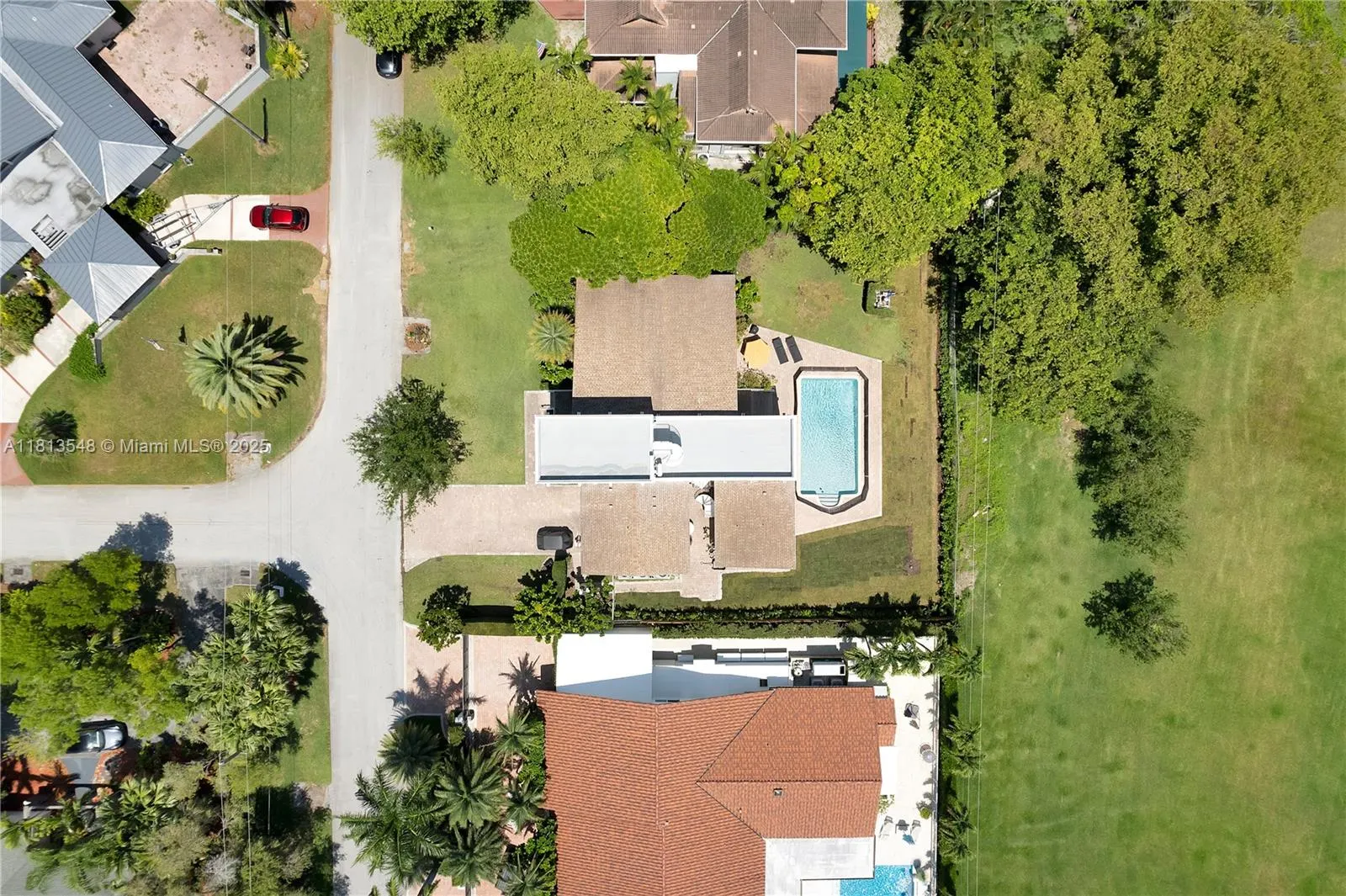 6320 Dolphin Dr