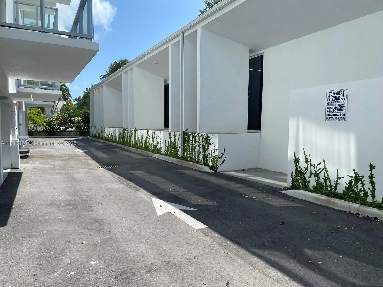 10250 Collins Avenue, #211