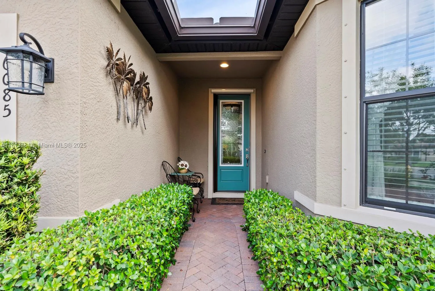 6085 Triumph Lane