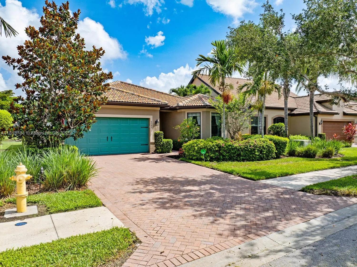 6085 Triumph Lane