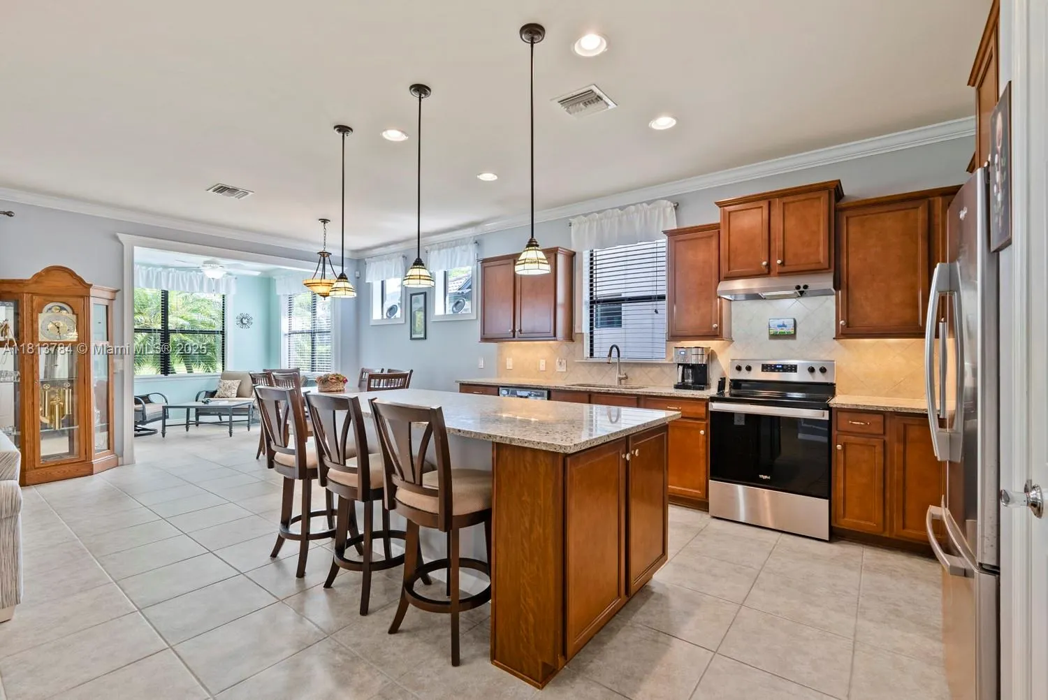 6085 Triumph Lane