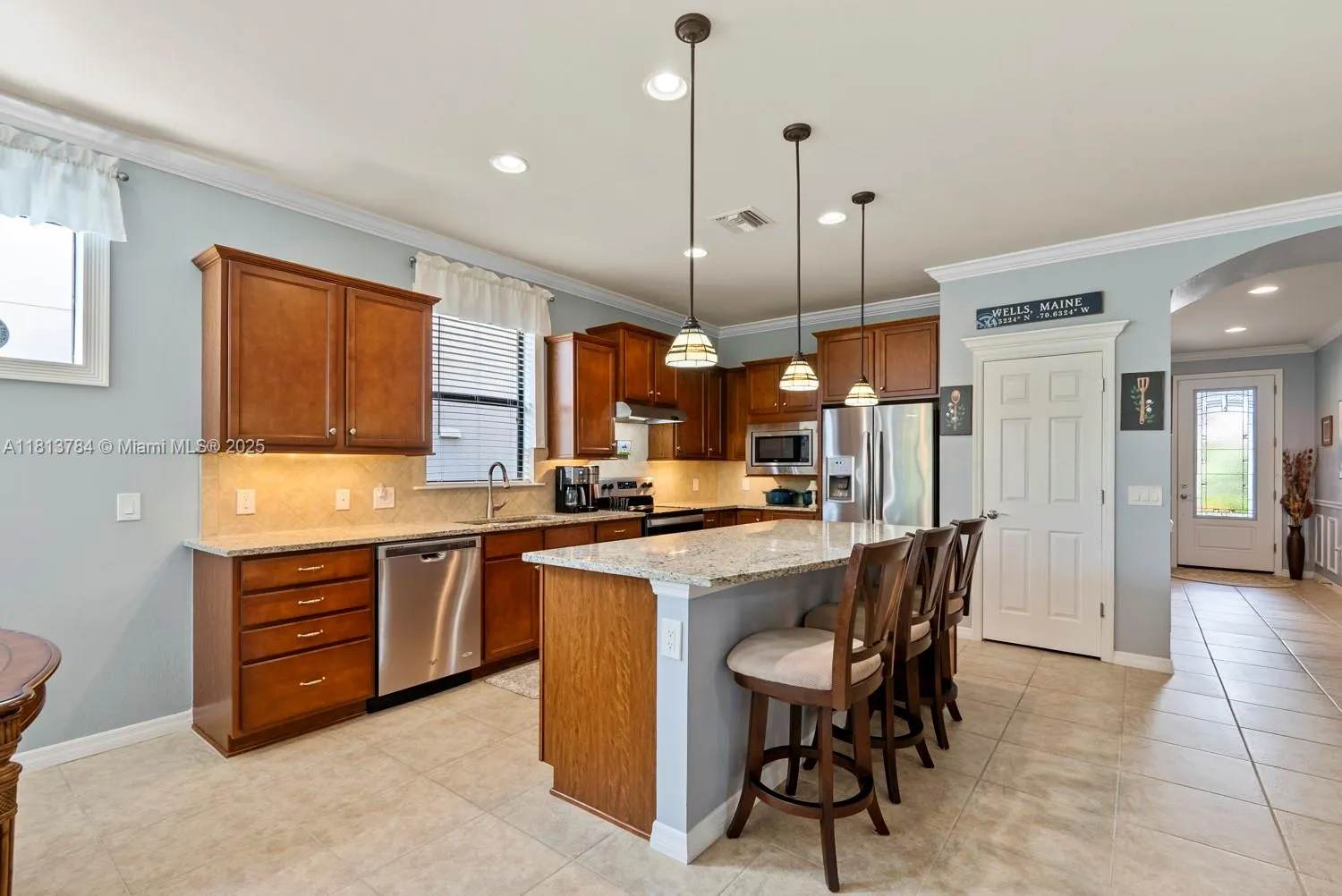 6085 Triumph Lane